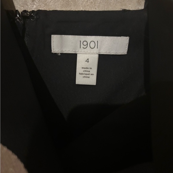 1901 Elegant Black and Gold Polka Dot Dress - Picture 7 of 7